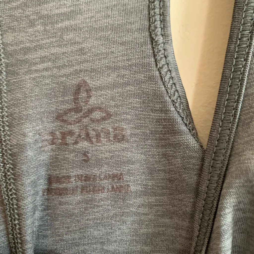 Prana Grey Tank Top Shirt Lightweight Athletic Top Clothing Women Size Small - Image 3