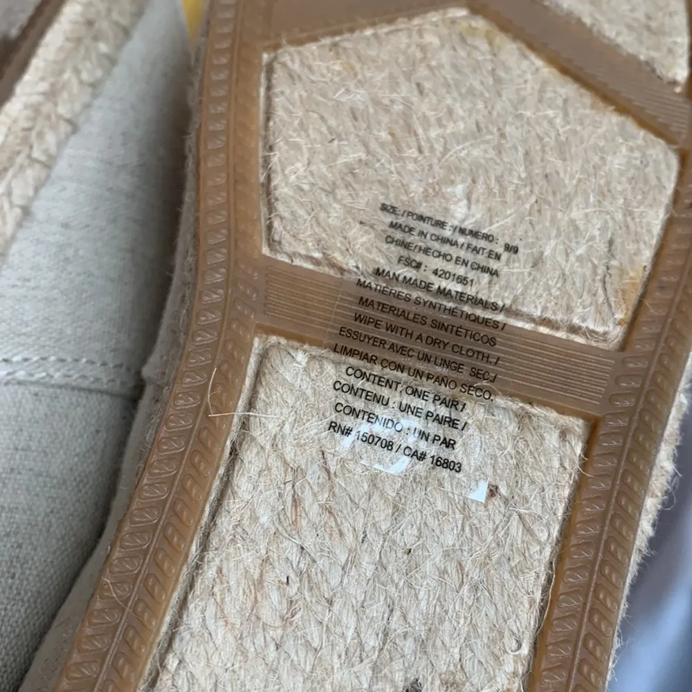 Cushion Walk by Avon Novelty Tropical Pineapple Espadrille Loafers (Sz 9) New Yellow - Image 7