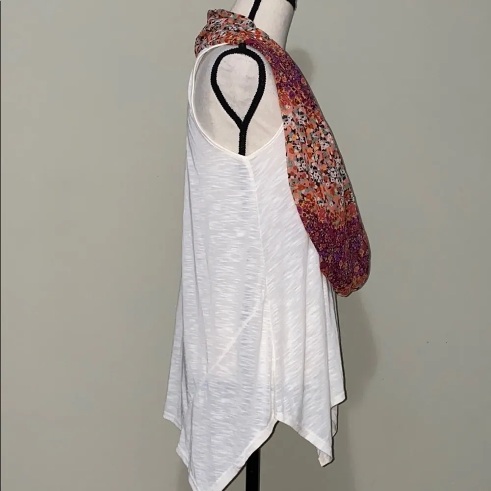Creme tank with attached scarf NWT size medium Orange - Image 4