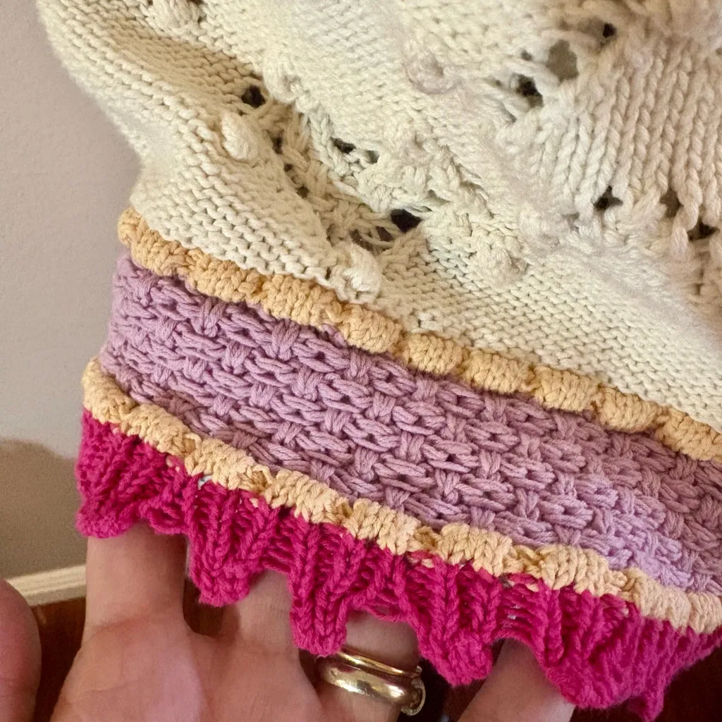 ZARA Crochet Knit Cream and Pink Crop Top - Image 8