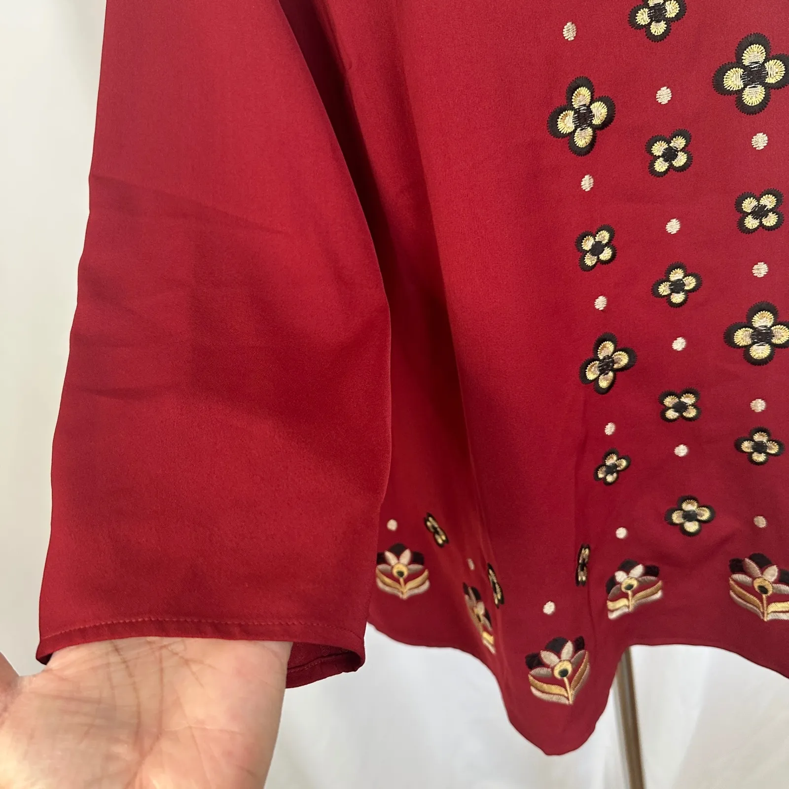 Bob Mackie Wearable Art Embroidered Floral Top Blouse‎ Red Womens 1X Plus Size - Image 4