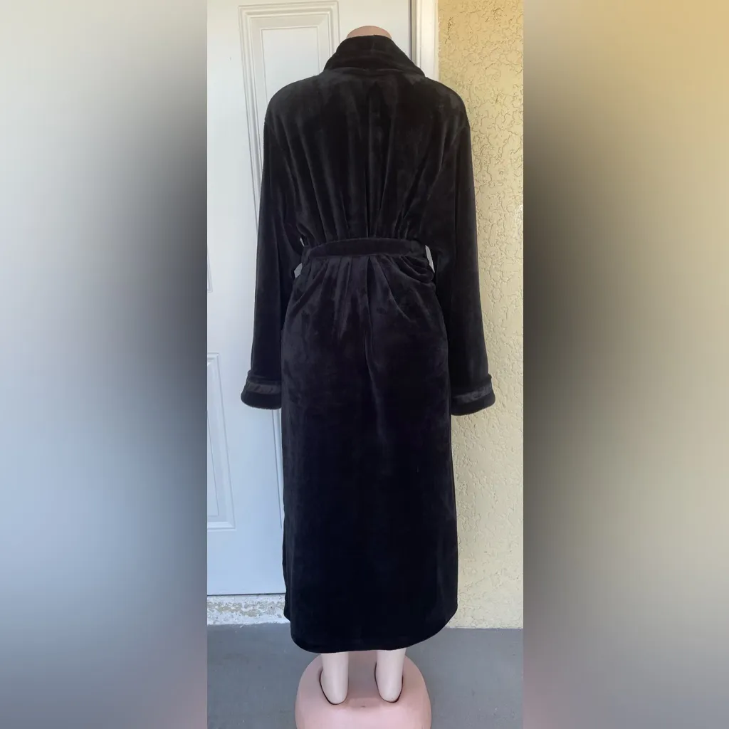 Soma  Plush Black Women's Robe - Image 2