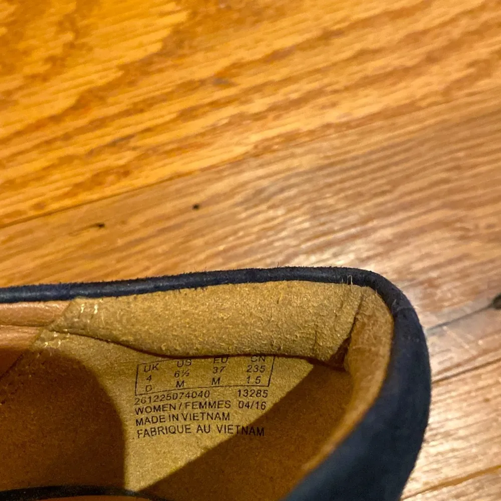 Clarks Women's Tarah Brae Colorblock
Suede Navy Plum Green Block Heels Size 6.5 - Image 7