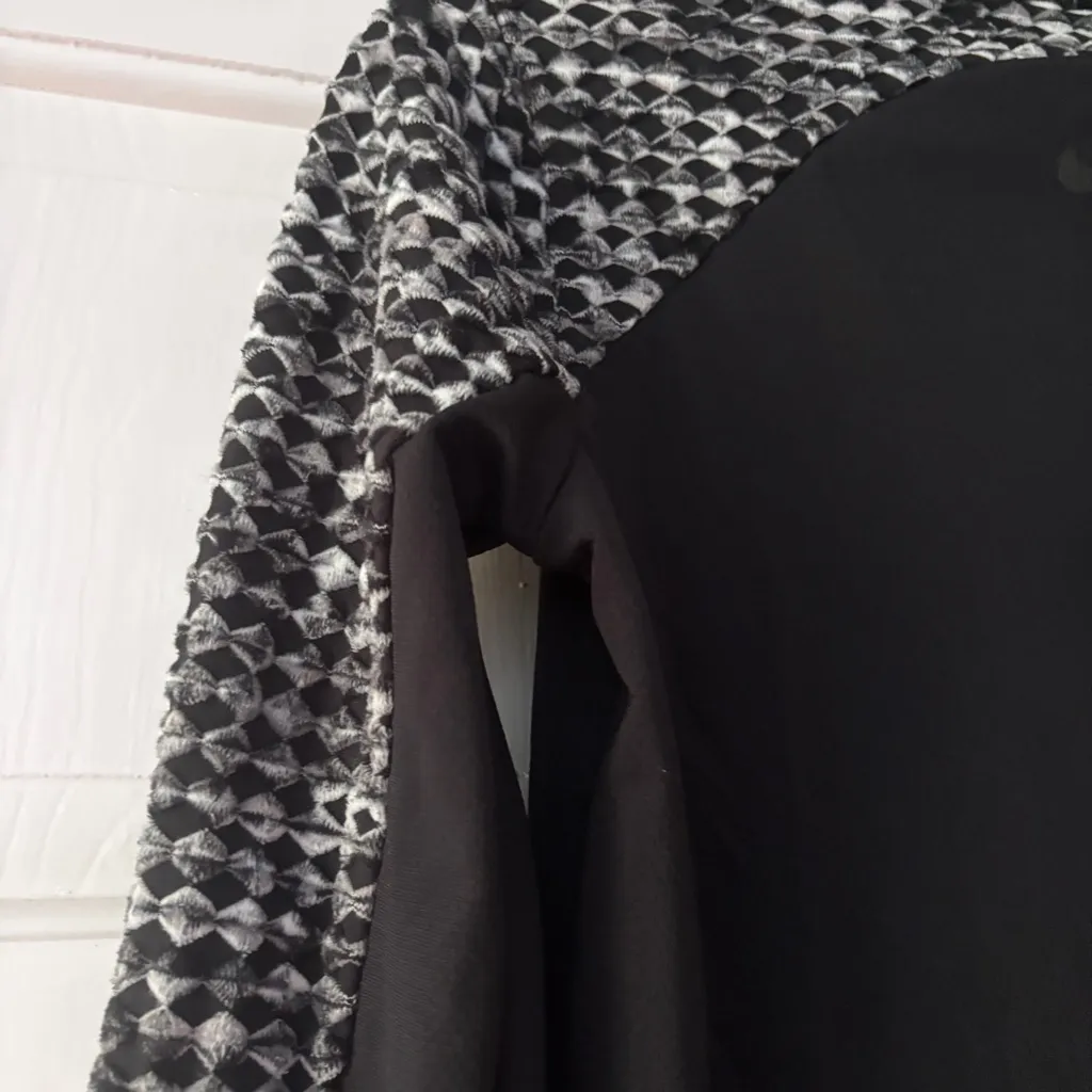 Nike Women's Black White‎ Cowl Turtleneck Neck Sweater Training Shirt Base Layer - Image 12