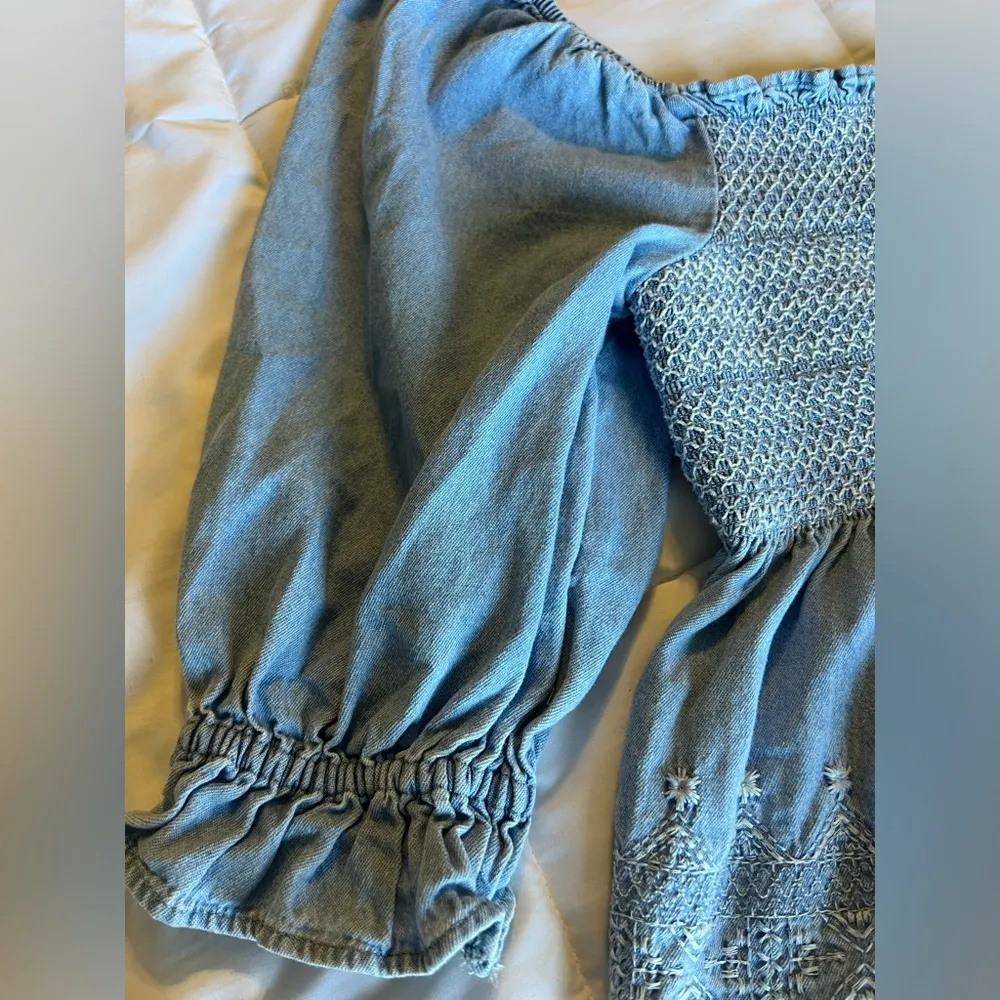 American Eagle Chambray Smocked Babydoll Square Neck Top size S - Image 4