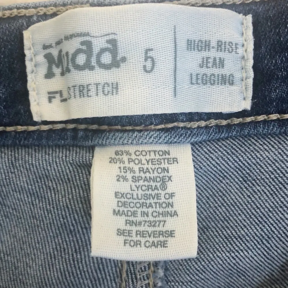 Mudd  High Rise Frayed Hem Jean Legging Sz 5 - Image 4