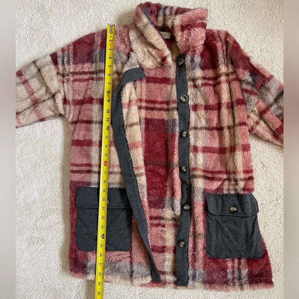 NWT Weekend Suzanne Betro Fuzzy Soft Plaid Shacket Size Small - Image 8
