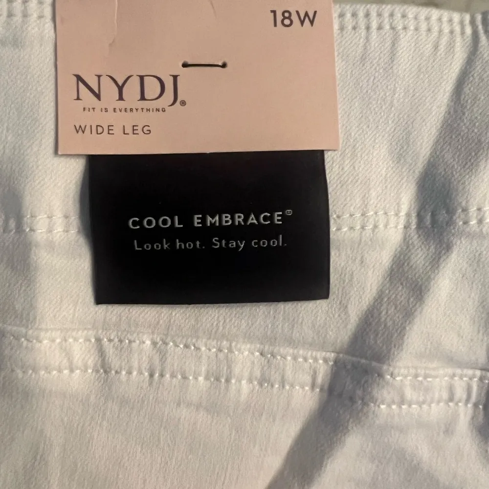 New NYDJ Lift and Tuck High Rise Wide Leg White Capri Pants Size 18W - Image 6