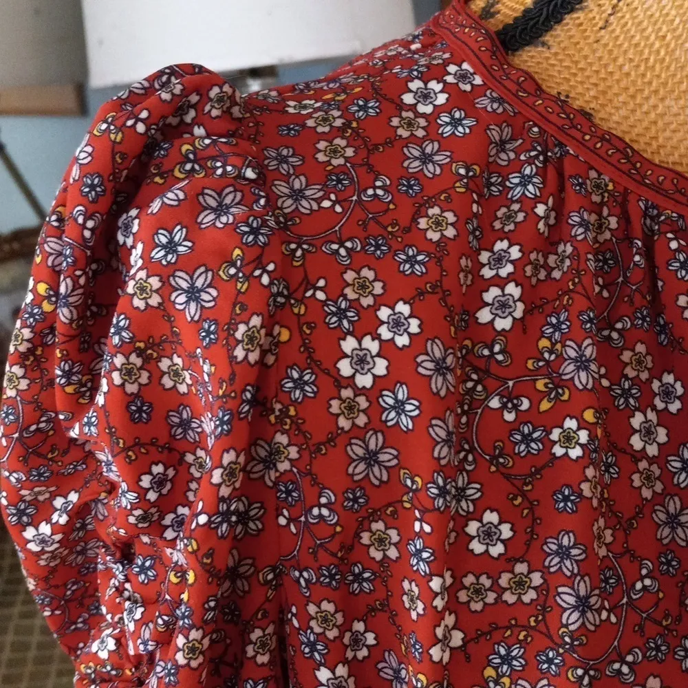 Max Studio Red Multicolored Floral Print Ruched Sleeve Blouse - Image 3