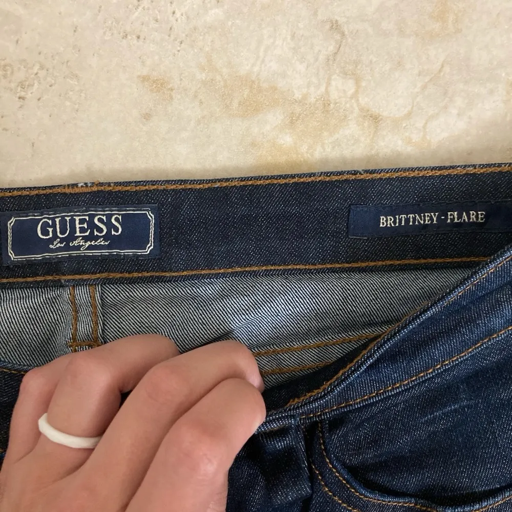 Y2K Guess Brittney Flare Jeans - Image 4