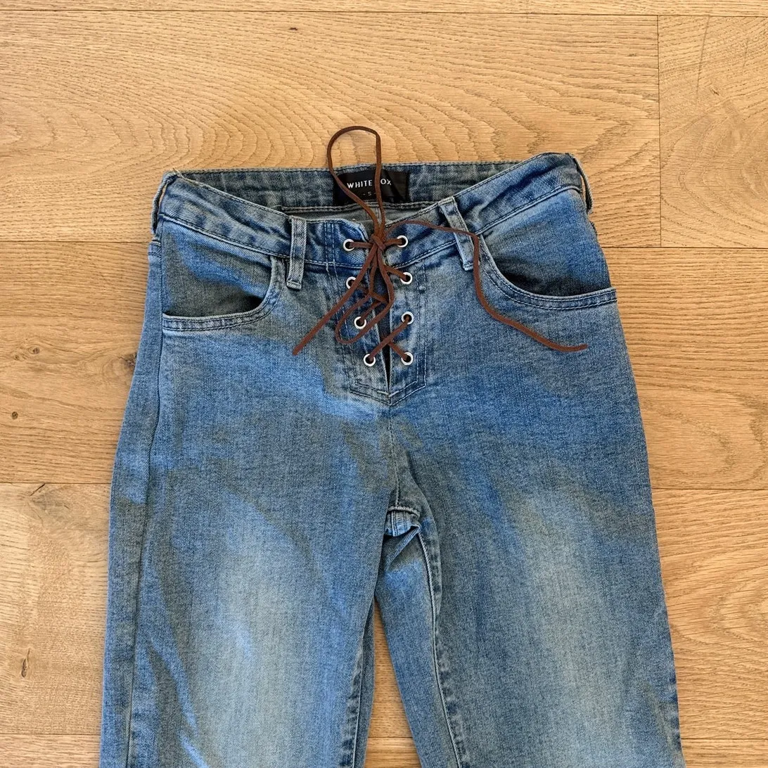 White Fox Low Rise Flare Jeans Original Trendsetter Brown Tie Size S in Blue - Image 2