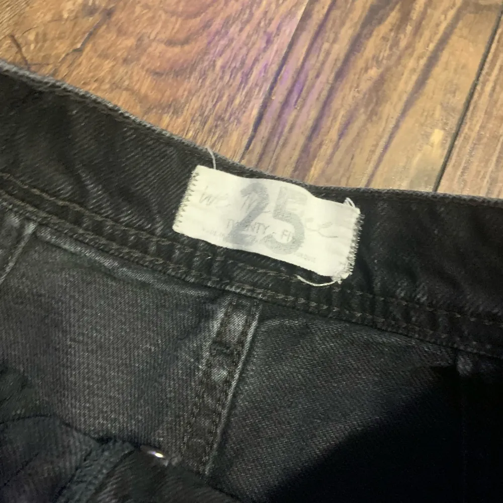 We the free free people black denim LANDRY WIDE LEG JEANS size 25 sold out boho - Image 4