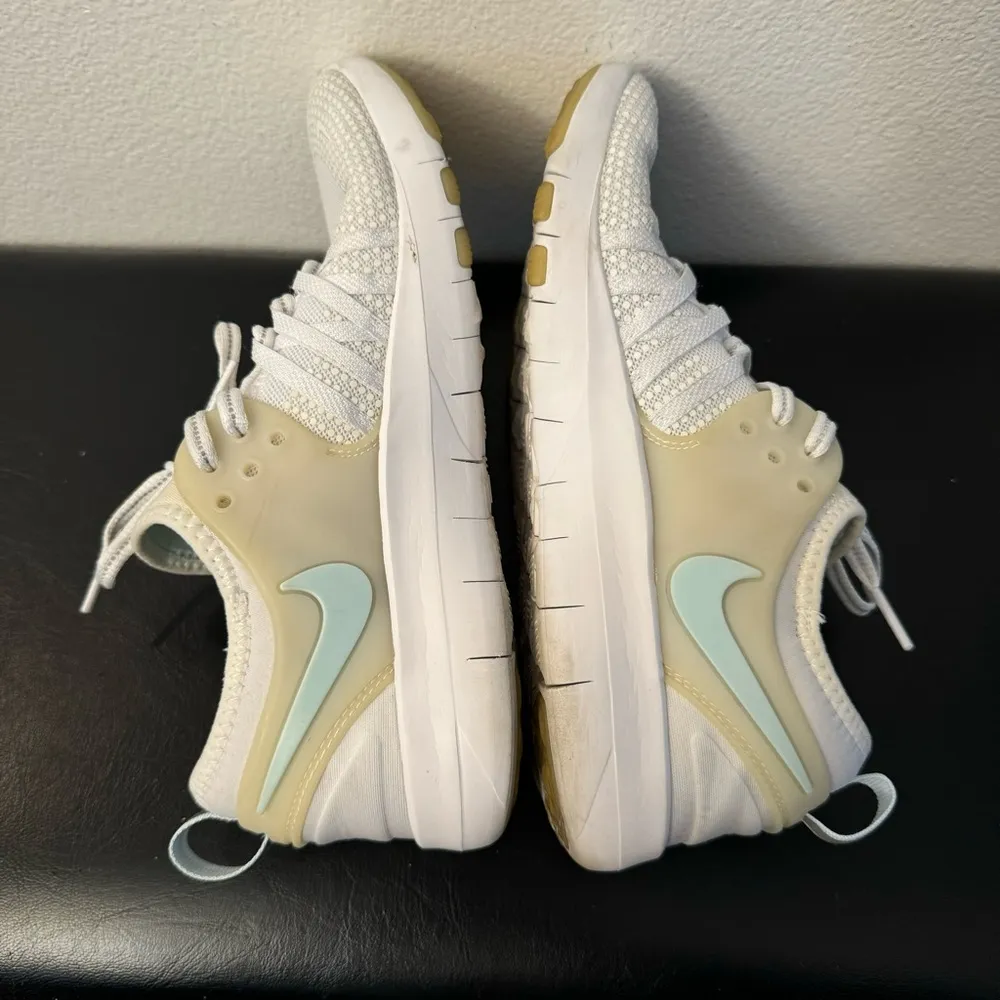 Nike Shoes Womens White Lace Up Free Reflect Training Running Athletic Sneakers - Image 6