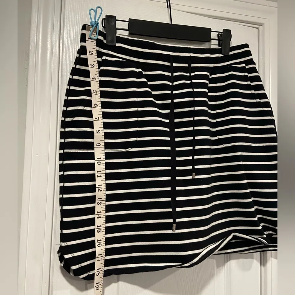 Dakini Size M Black White Stripe Drawstring Pull On Cotton Mini Skirt Round Hem Size M - Image 4