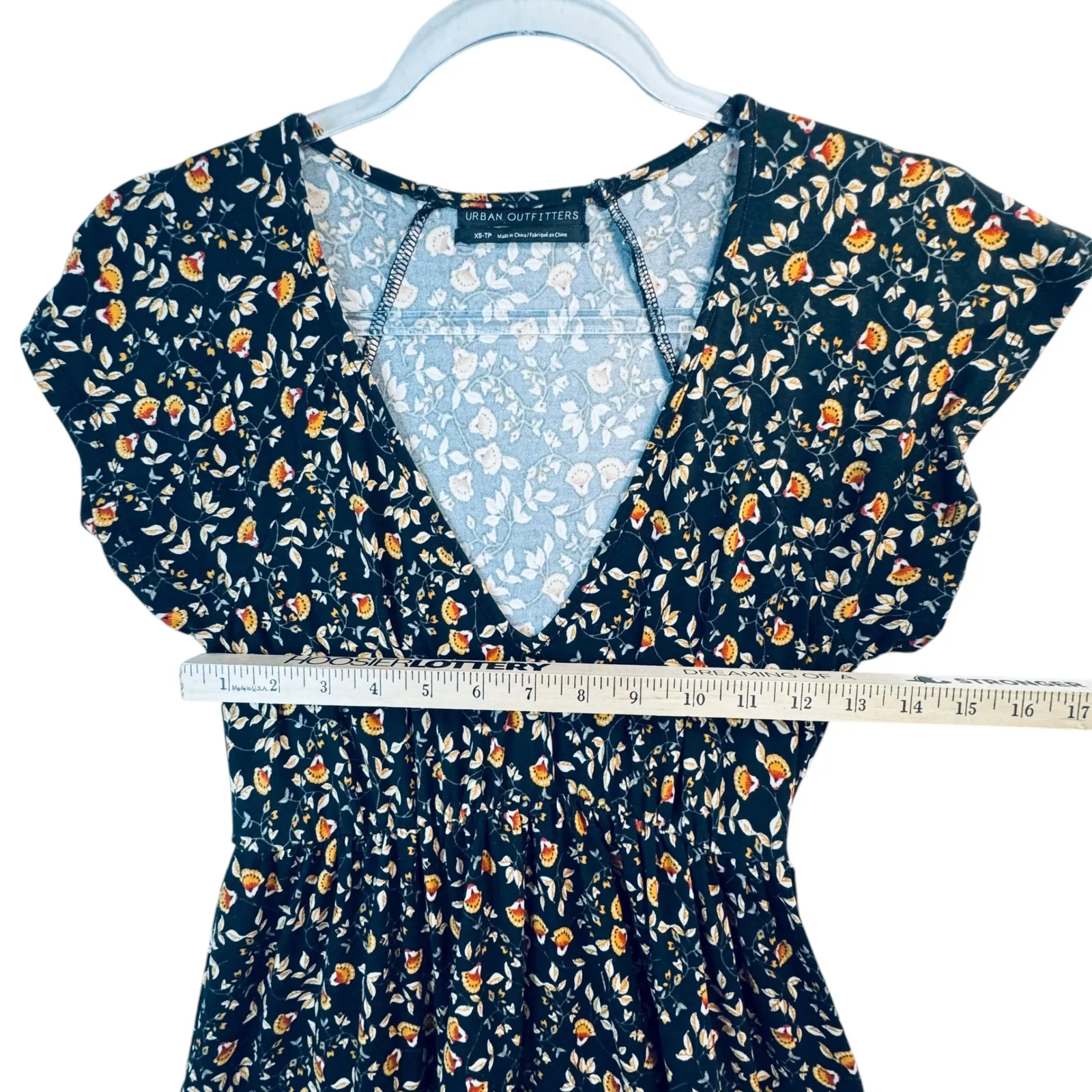 URBAN OUTFITTERS Floral Flutter Sleeve V Neck Smocked Waist Mini‎ Dress XS Boho - Image 4