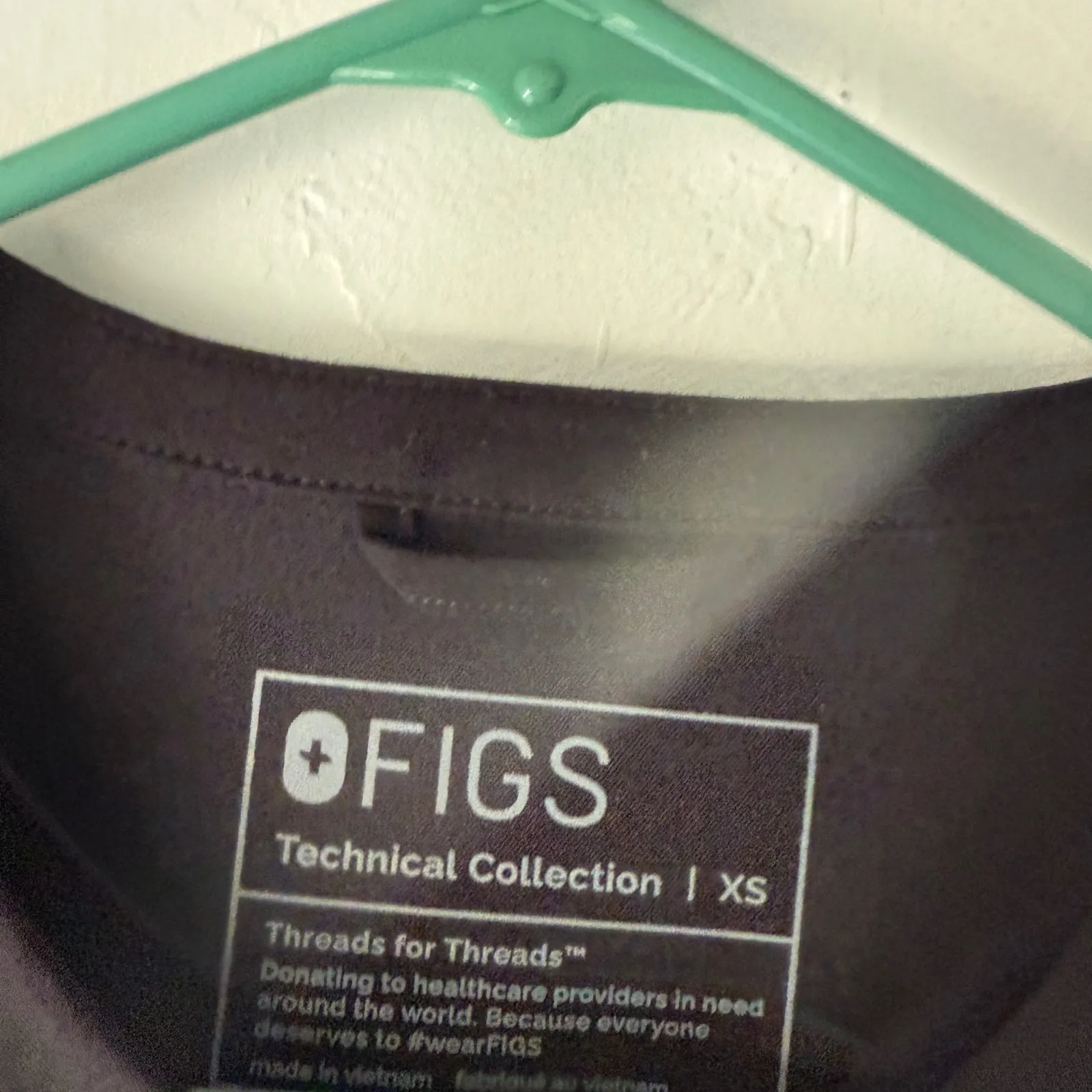 FIGS Technical Collection XS Black Scrub Top Healthcare Medical‎ Uniform - Image 4
