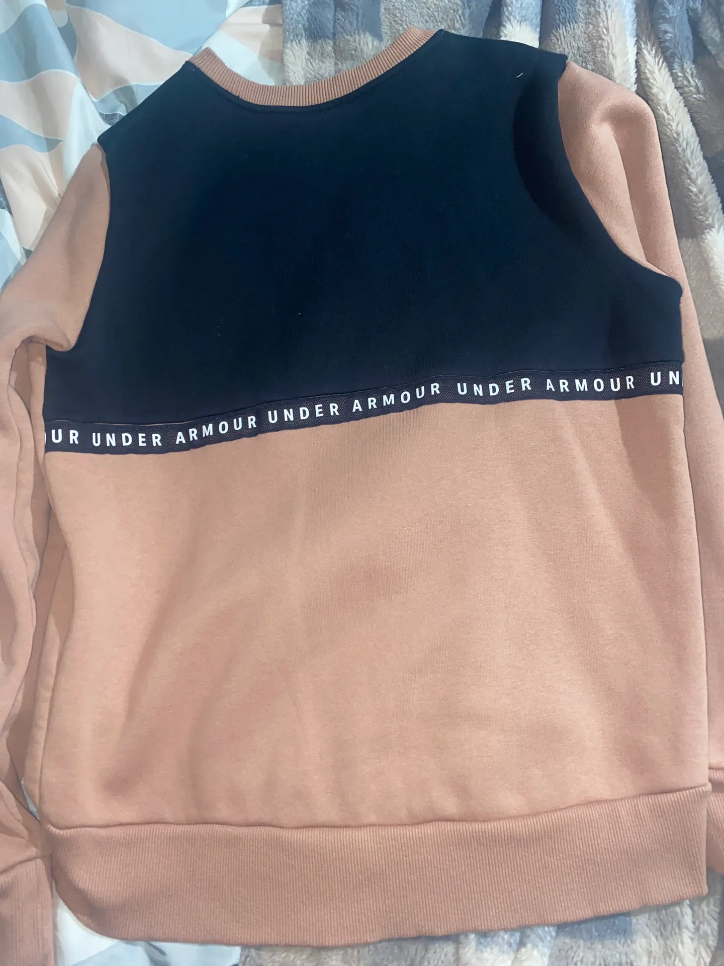 Under Armour Pull Over - Image 2