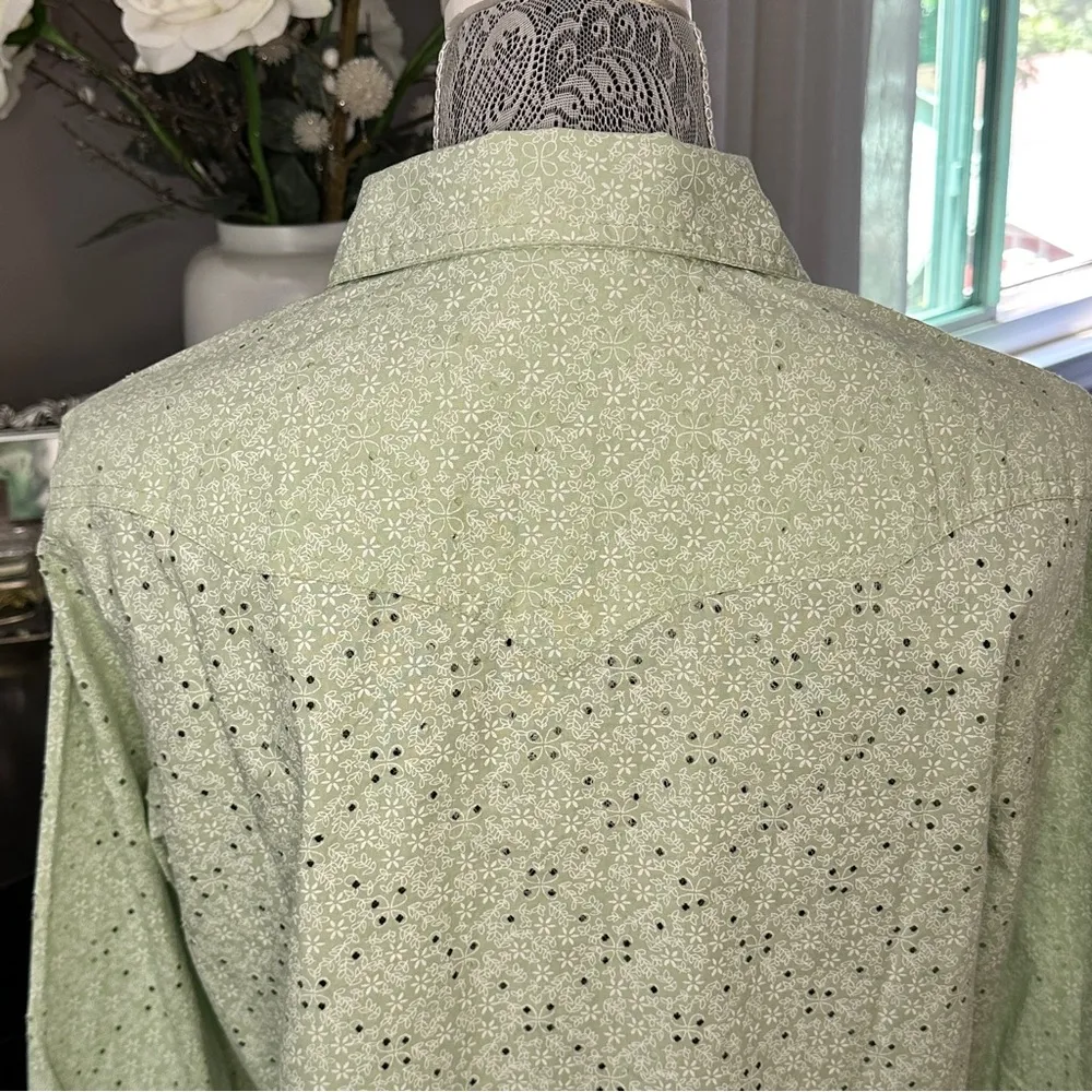 Western Back in the Saddle Mint Green Eyelet Shirt – Size M – 100% Cotton Size M - Image 9