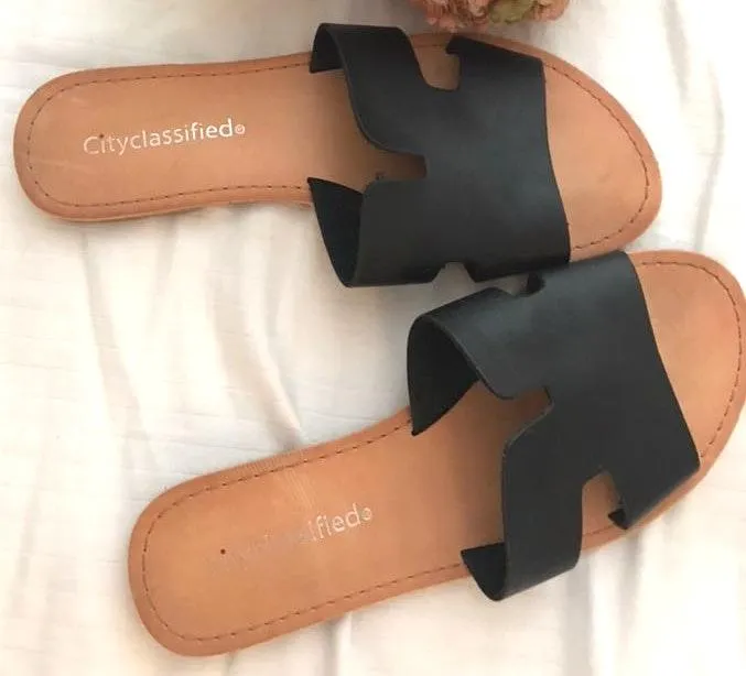 Apricot Lane Black Sandals - Image 3