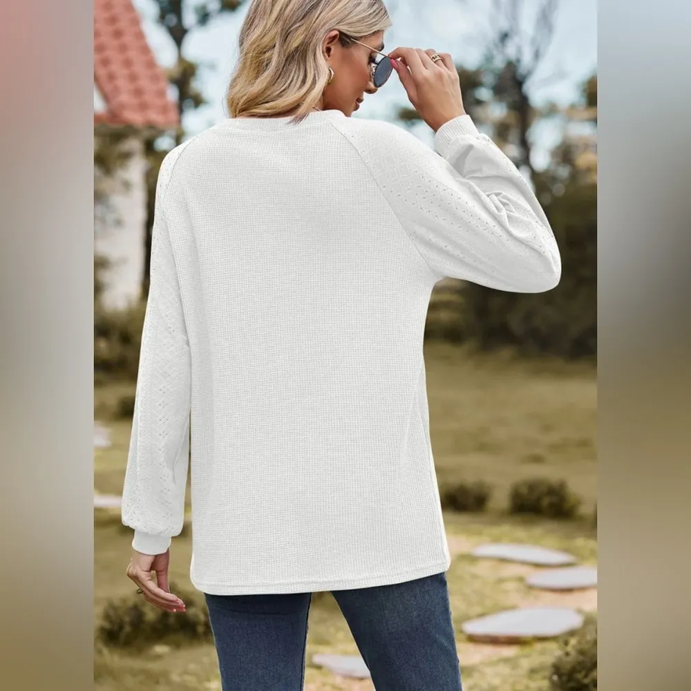 NEW White Long Crocheted Raglan Sleeve Waffle Knit Top Size Medium - Image 4