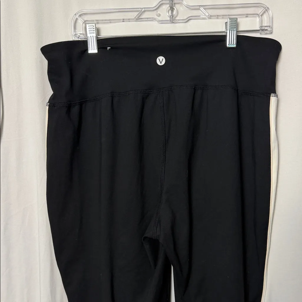 LIVI Lane Bryant Active Black and White High Waist Soft Flared Pant Size 18/20 - Image 7