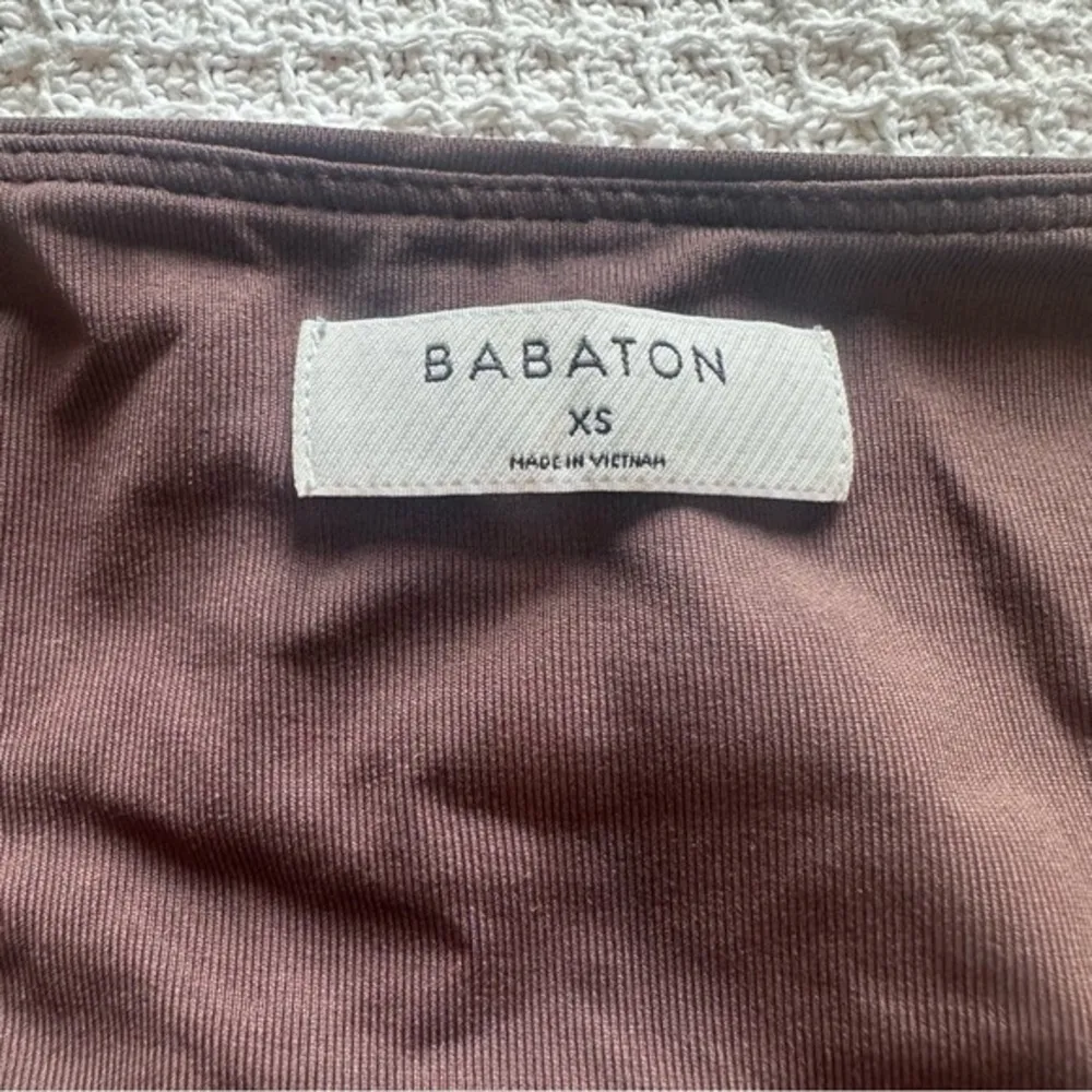 Babaton Aritzia Contour V-Neck Romper brown size XS spring 2023 collection - Image 9