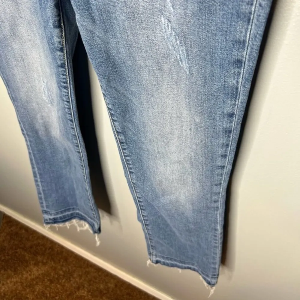 Anthropologie high rise flare Frayed Hem Jeans Pilcro and the Letterpress sz 26 - Image 7