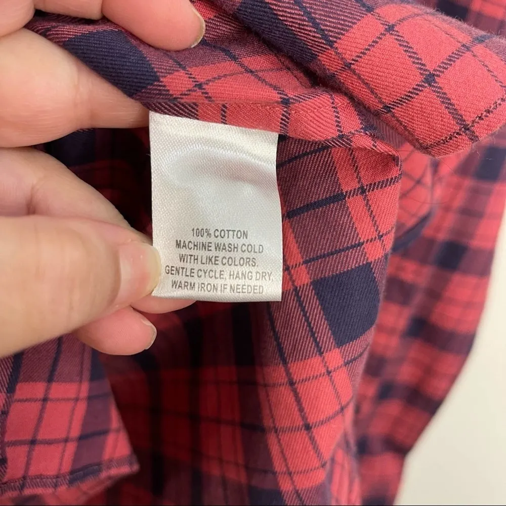 UNTUCKit Red and Navy Plaid Button Down Shirt Size 0 - Image 5