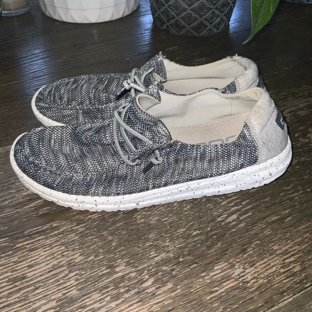 Hey Dude Women’s Wendy Box Dark Gray Slip On Shoes Size 9 - Image 6