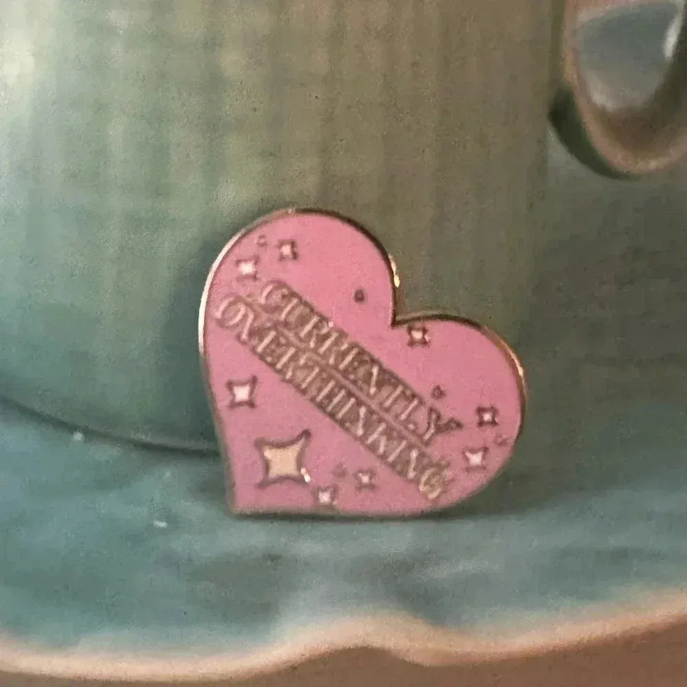 Jean jacket pin Gold - Image 2