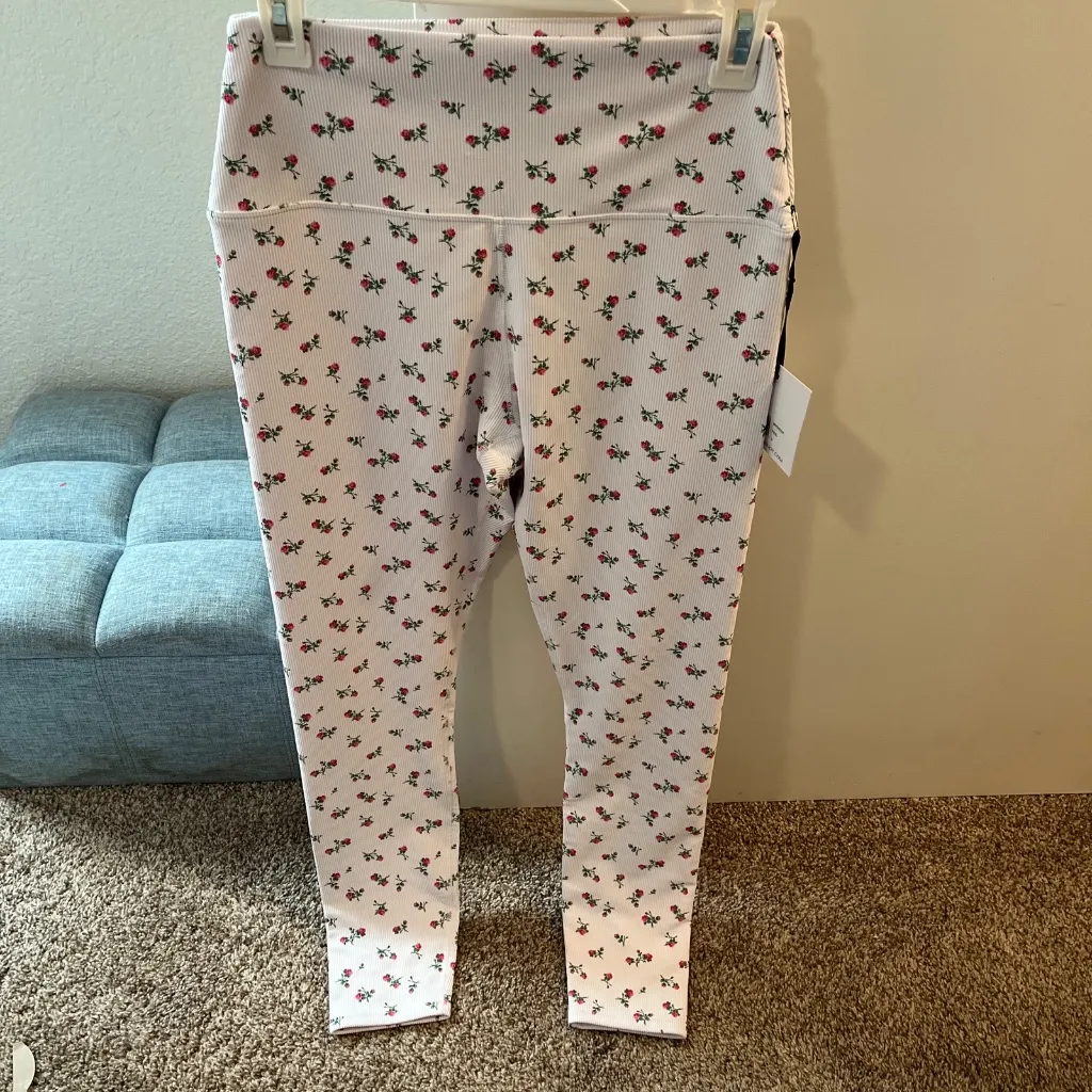 Beach riot white floral, leggings, new with tags medium - Image 2