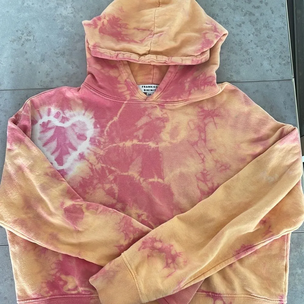 Frankie’s Bikinis Sherbet Tie Dye Heart Burl Cropped Hoodie Sweatshirt‎ Medium - Image 2