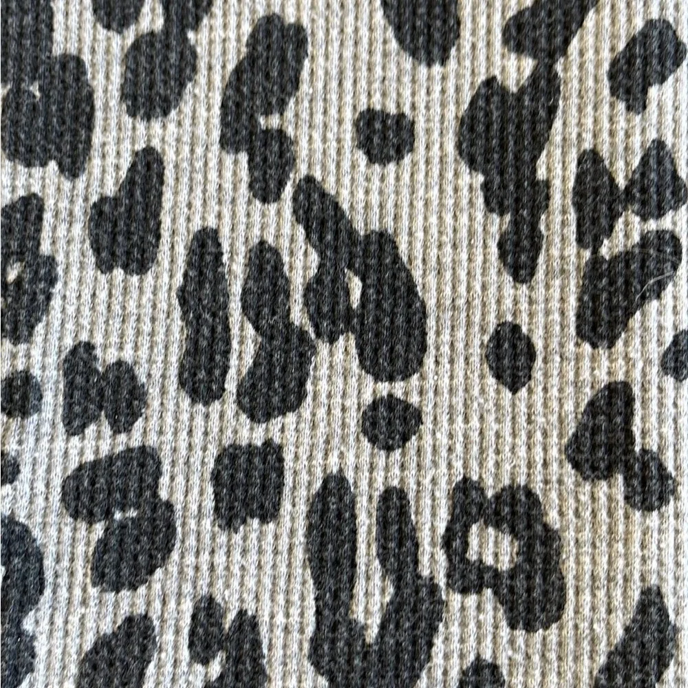 Style & Co Sport 3/4 length sleeve pullover with cowl neckline. Size large - Image 2