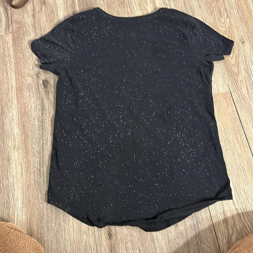 Lululemon Love Crew Tee Splatter Black and Gray Size M 19” pit to pit - Image 6
