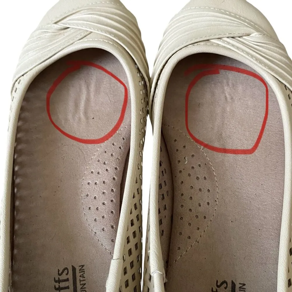 Cliff's by  women's size 6 1/2M cream slip on round toe flats shoe - Image 12