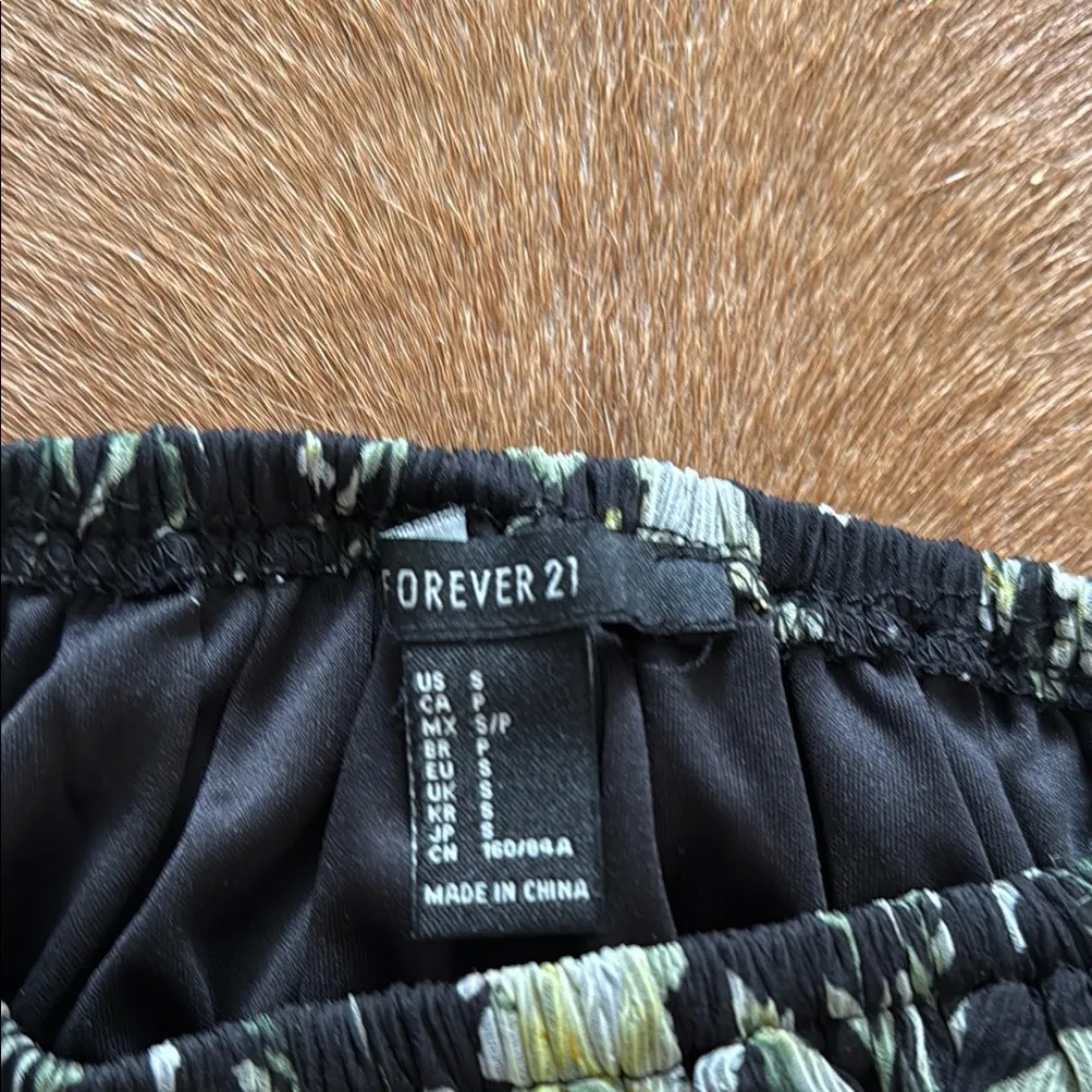 Floral Off-Shoulder Ruffle Top - Image 3