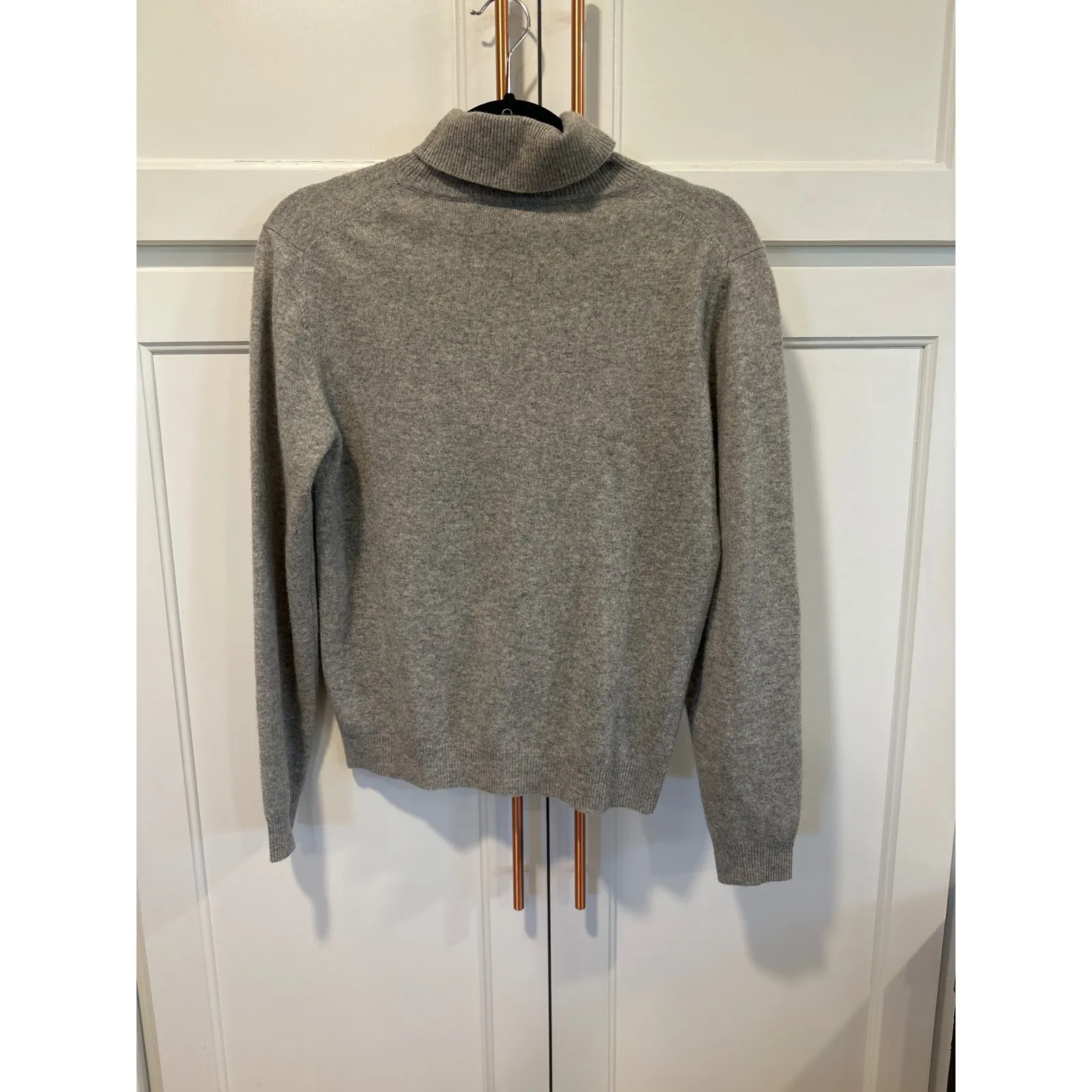 JM Cashmere 2 Ply Turtleneck Sweater Women's Size M Light Gray Cozy Warm casual Size M - Image 4