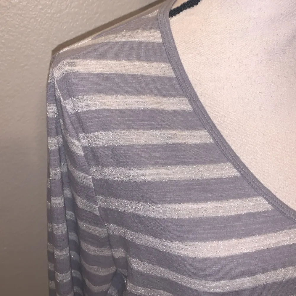 Faded Glory  silver sparkly long sleeve v-neck top - Image 4