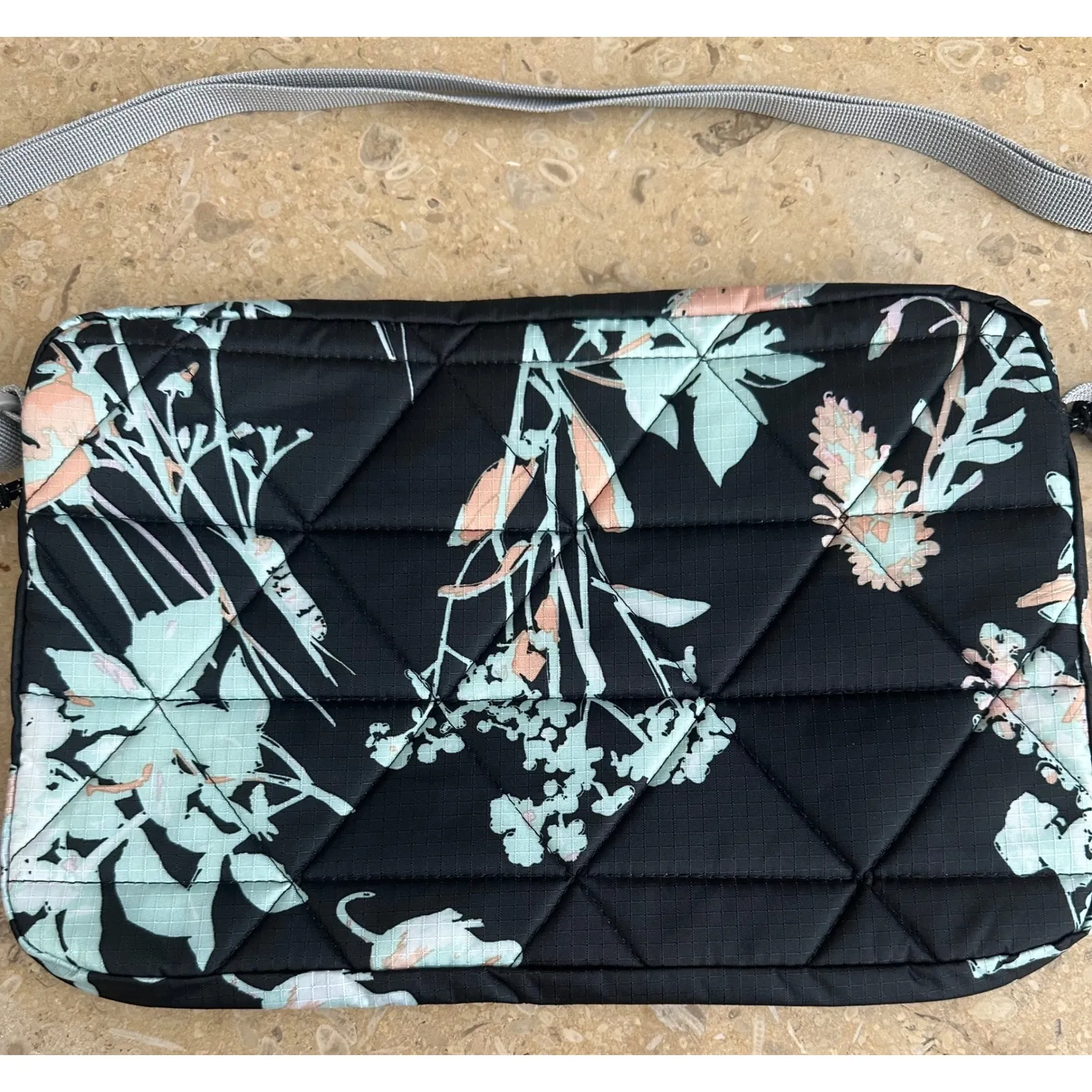 Columbia Tandem Trail Black Floral Print Lightweight Crossbody Fanny Pack‎ Bag - Image 5