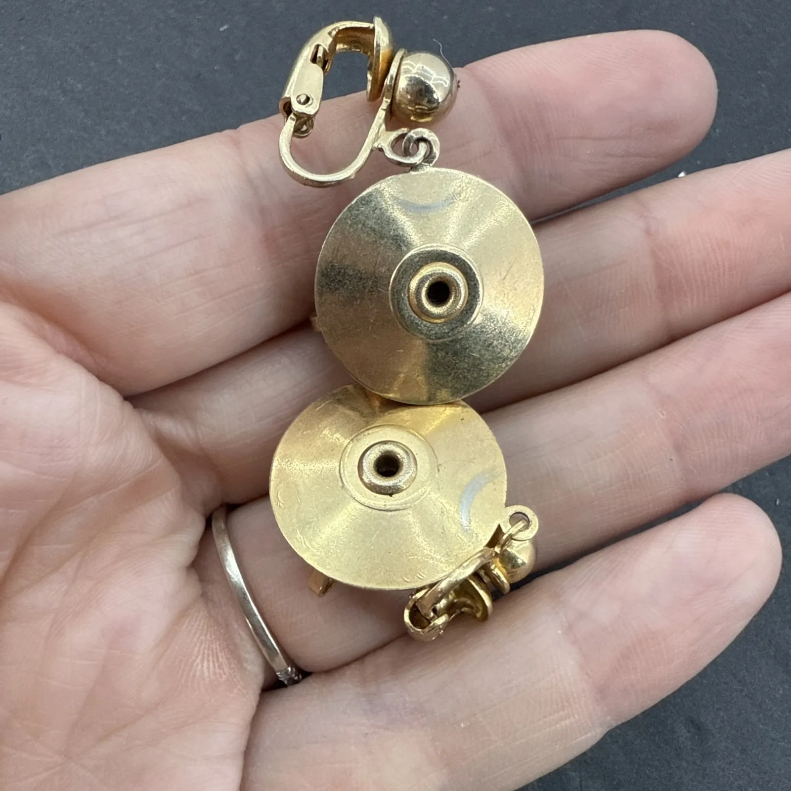 Vintage Sarah Coventry Clip On Gold Tone Coffee/ Tea Cup Cabochon Dangle Earring - Image 8