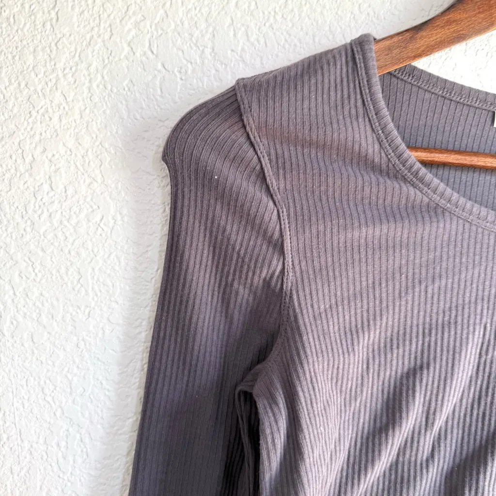 NEW Free People Womens Shirt Top Gray Boulevard Ribbed Lace Hem Size Medium - Image 5