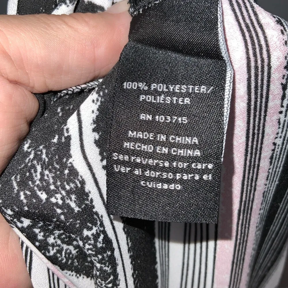 Zac & Rachel Pink & Black Striped 1/4 Button V - Image 10