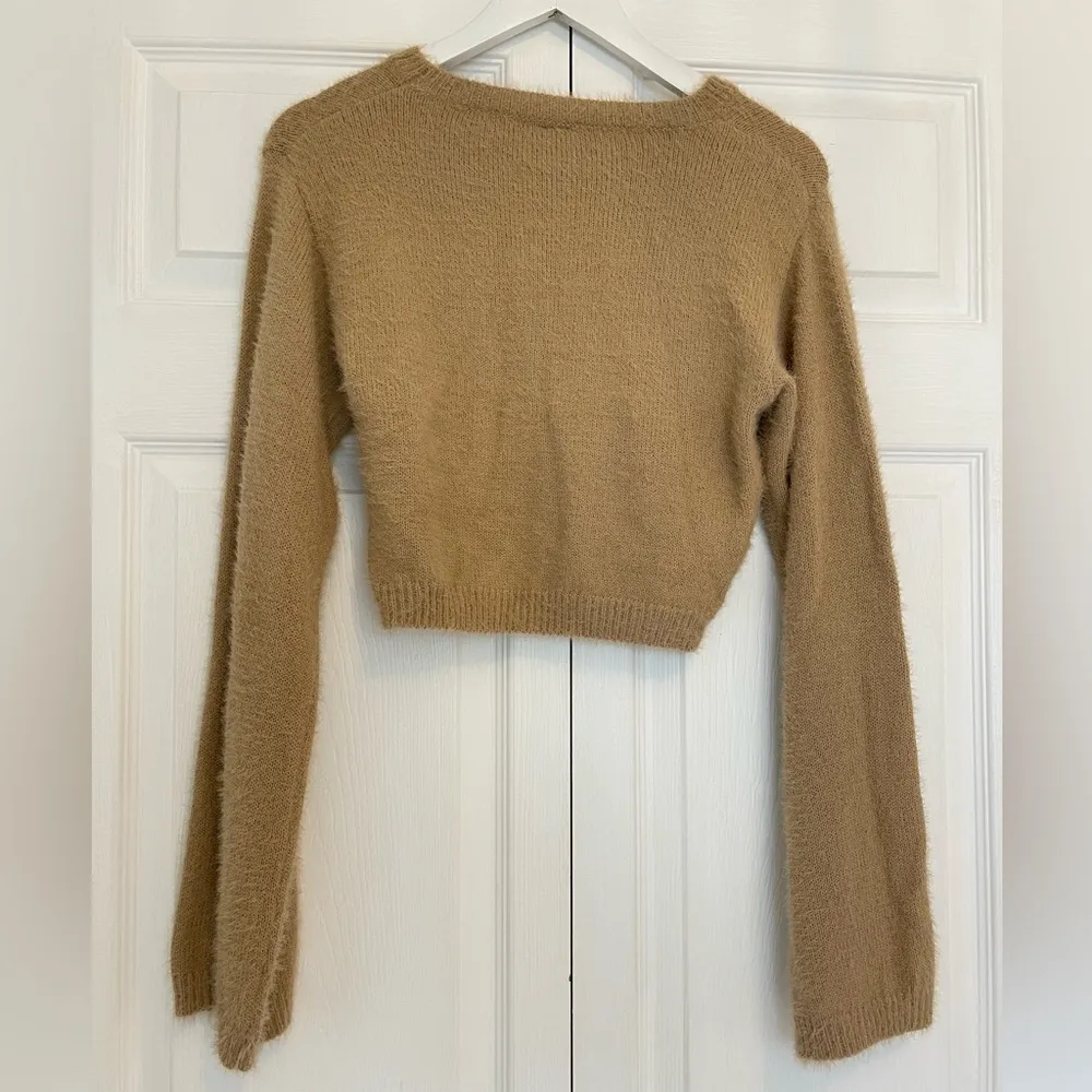 Windsor  super soft cropped tan sweater size small - Image 2