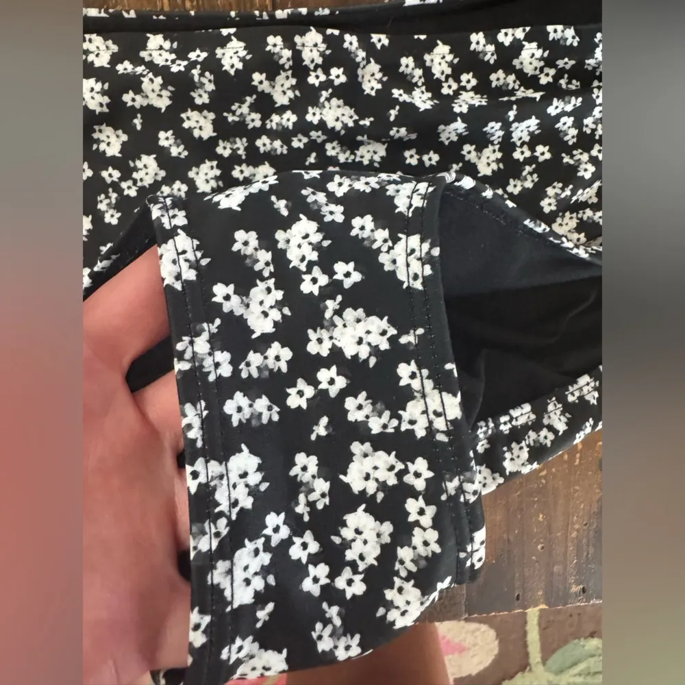 Albion Fit Black Wailea Rise Bralette Top and High Waisted Bottoms - Image 12