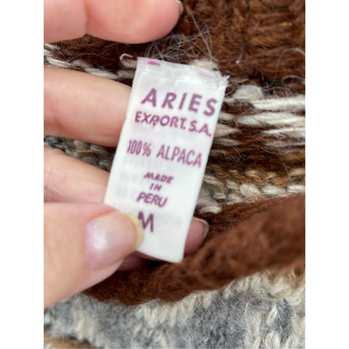 Aries Export size Medium 100% Alpaca made in Peru sweater. Brown - Image 5