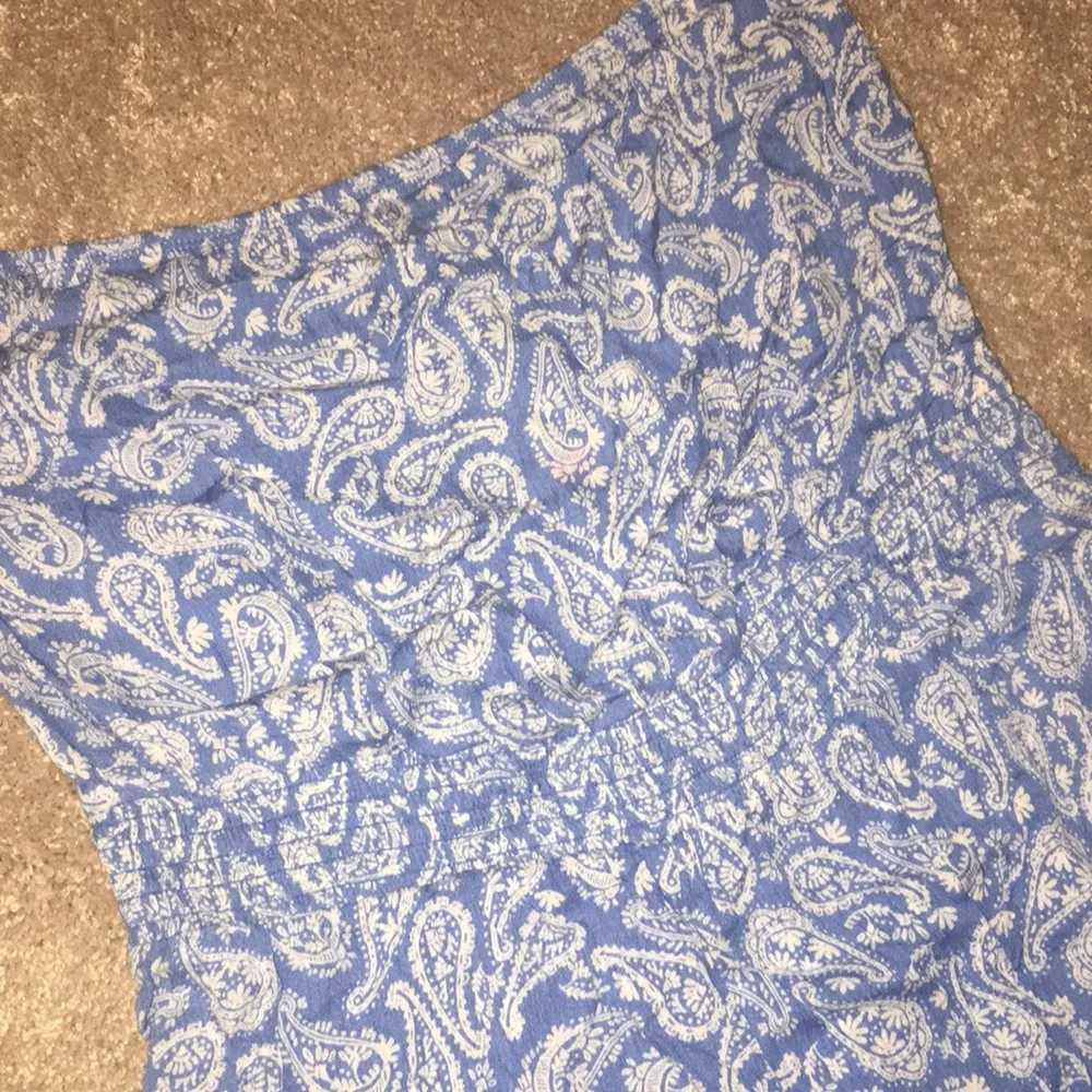 NEW forever 21 strapless blue white paisley large romper - Image 2