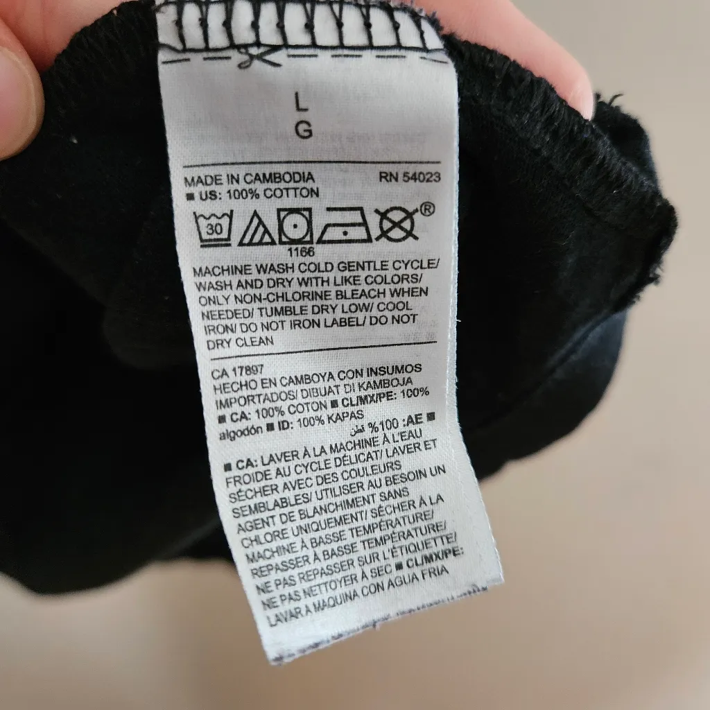 Old Navy Black Jack Short Sleeve V-Neck Tee Shirt Everywear Neutral Classic - Image 7