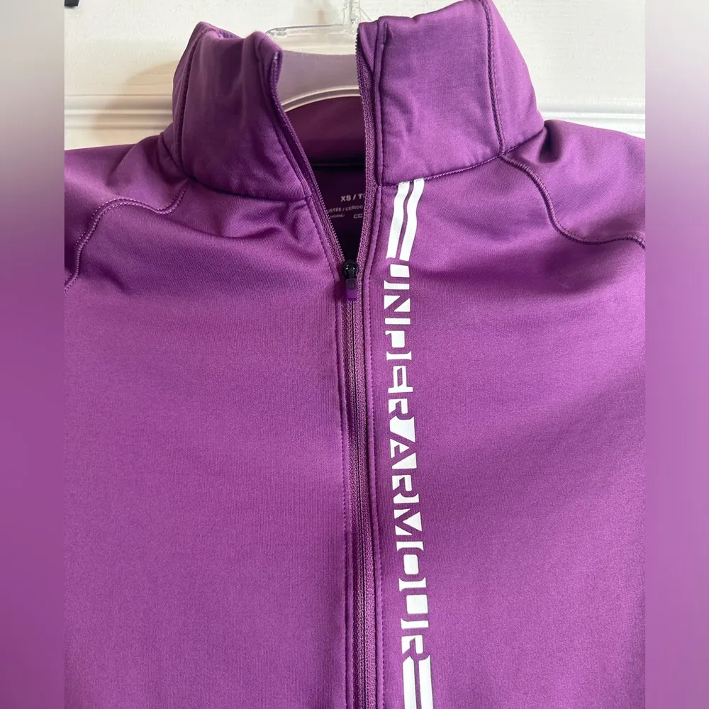 Under Armor Pullover with Tall Collar and Thumb Holes! Size XS - Image 5