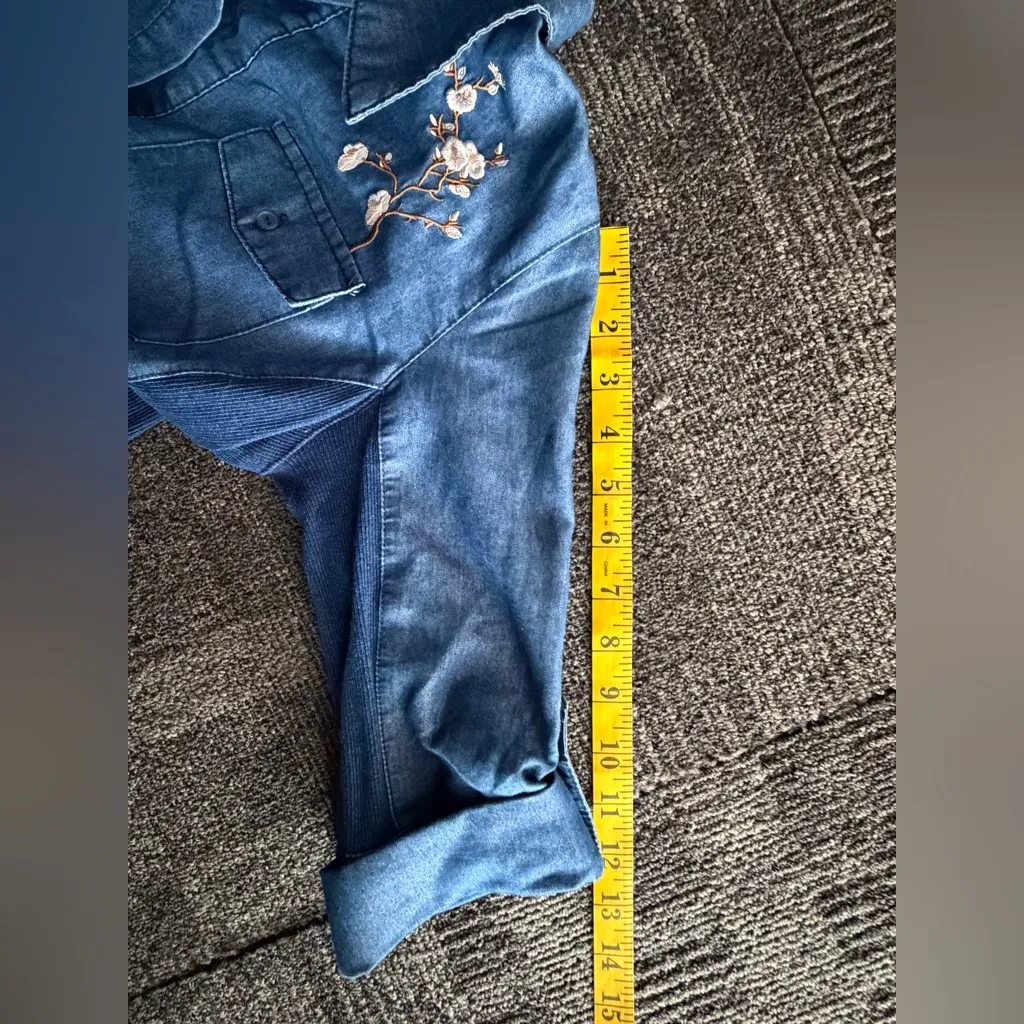 CAVALINI Blouse Denim Button Down Floral Embroidered =SIZE M= NWOT Blue Stretch - Image 15