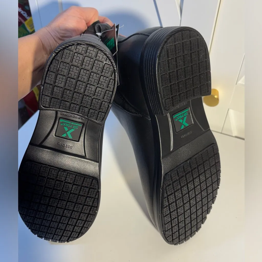 SR MAX
Women's Black Salem MaxTRAX® Soft Toe Chelsea Boot Size 8 - Image 3